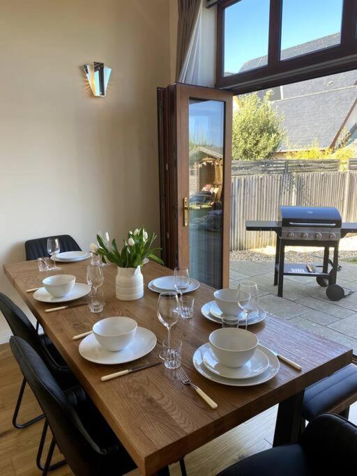 Stylish Contemporary Seaside Holiday Home With 5 Bedrooms, Sea View, Parking And Ev Point Herne Bay Exterior foto