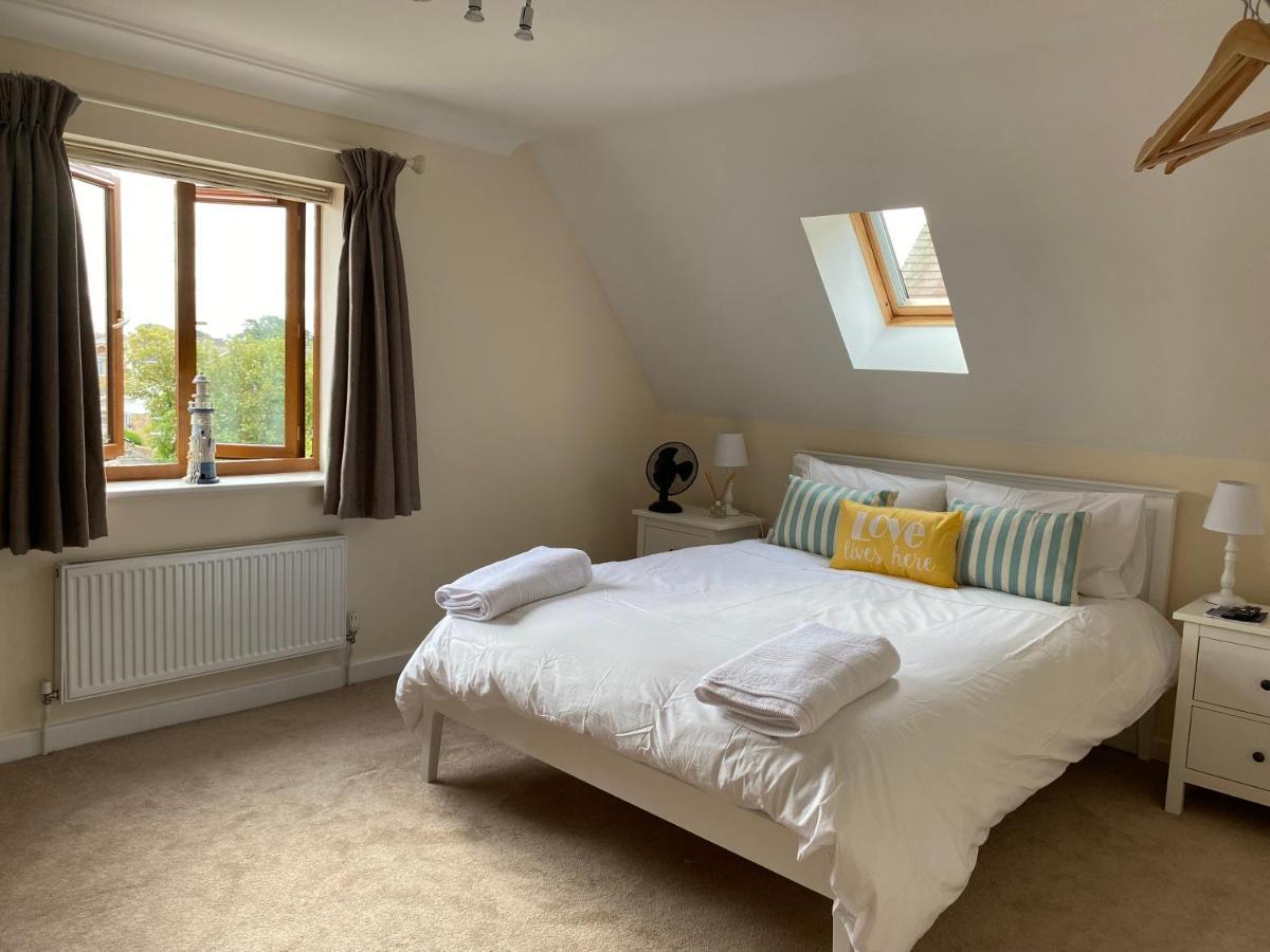 Stylish Contemporary Seaside Holiday Home With 5 Bedrooms, Sea View, Parking And Ev Point Herne Bay Exterior foto