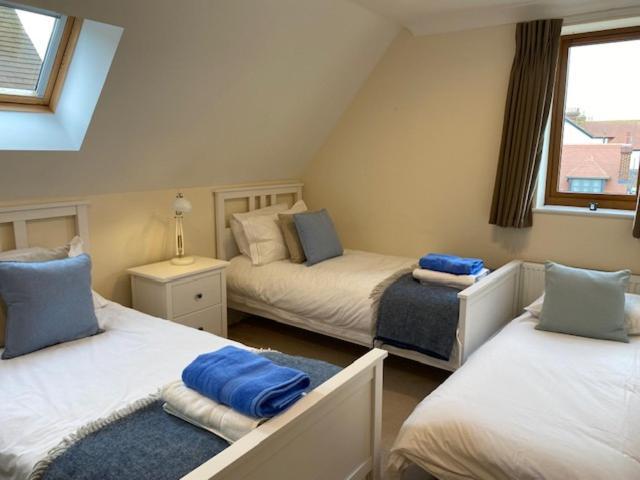 Stylish Contemporary Seaside Holiday Home With 5 Bedrooms, Sea View, Parking And Ev Point Herne Bay Exterior foto